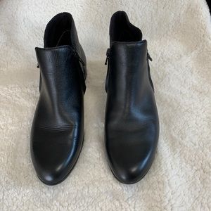 Munro black booties